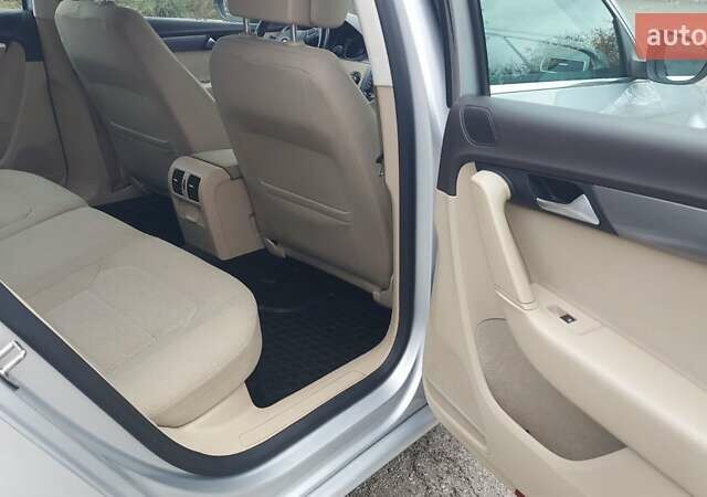 Серый Фольксваген Пассат, объемом двигателя 1.97 л и пробегом 290 тыс. км за 9950 $, фото 15 на Automoto.ua