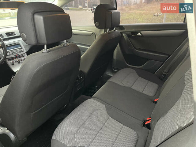 Серый Фольксваген Пассат, объемом двигателя 2 л и пробегом 270 тыс. км за 8400 $, фото 8 на Automoto.ua