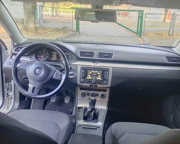 Серый Фольксваген Пассат, объемом двигателя 1.6 л и пробегом 281 тыс. км за 10700 $, фото 33 на Automoto.ua