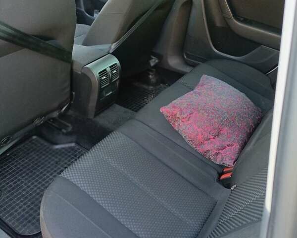 Серый Фольксваген Пассат, объемом двигателя 1.6 л и пробегом 275 тыс. км за 11000 $, фото 7 на Automoto.ua