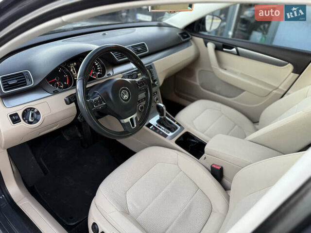 Серый Фольксваген Пассат, объемом двигателя 2 л и пробегом 206 тыс. км за 12588 $, фото 11 на Automoto.ua