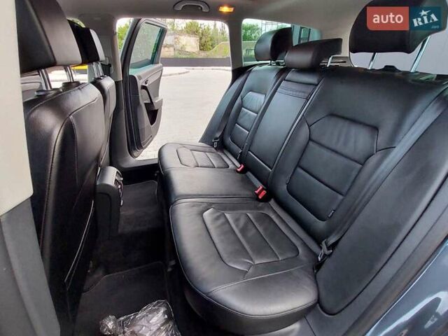 Серый Фольксваген Пассат, объемом двигателя 0 л и пробегом 223 тыс. км за 12999 $, фото 58 на Automoto.ua