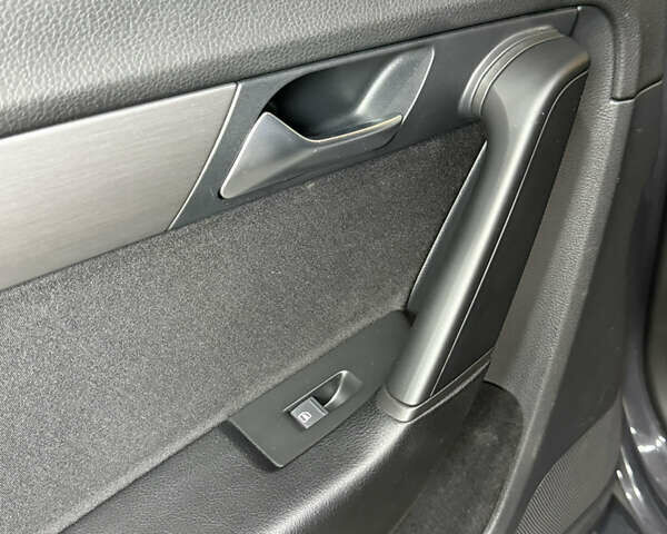 Серый Фольксваген Пассат, объемом двигателя 2 л и пробегом 220 тыс. км за 12900 $, фото 29 на Automoto.ua