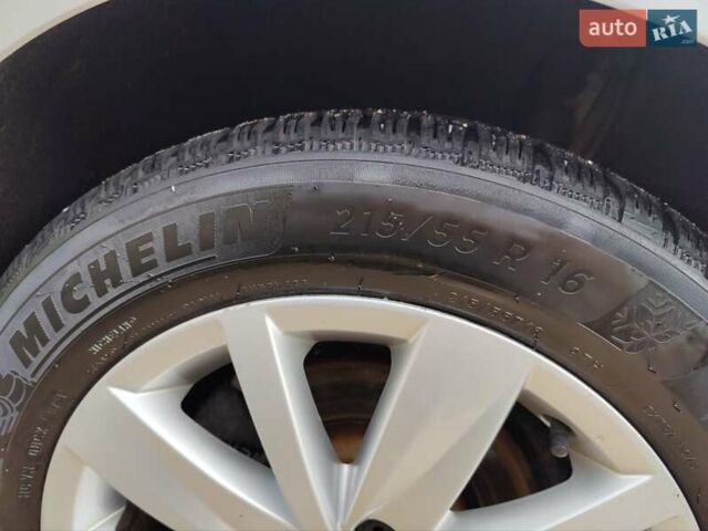 Сірий Фольксваген Пассат, об'ємом двигуна 1.97 л та пробігом 296 тис. км за 11600 $, фото 6 на Automoto.ua