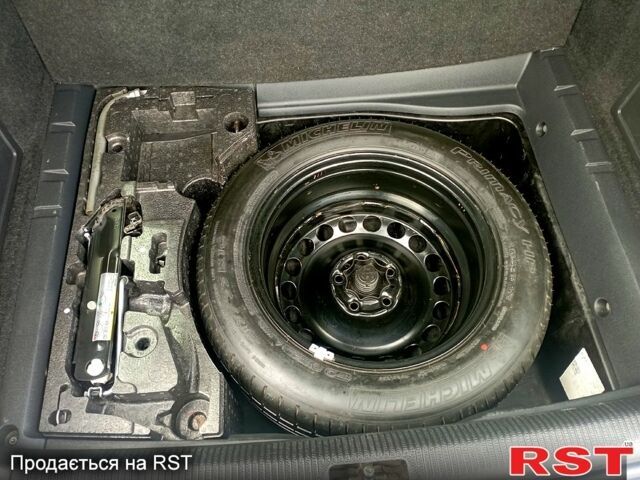 Серый Фольксваген Пассат, объемом двигателя 2 л и пробегом 271 тыс. км за 10800 $, фото 6 на Automoto.ua