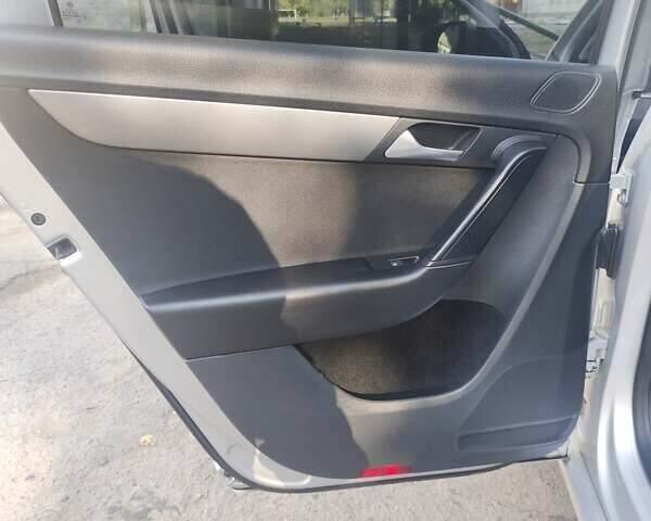 Серый Фольксваген Пассат, объемом двигателя 1.6 л и пробегом 281 тыс. км за 10700 $, фото 27 на Automoto.ua