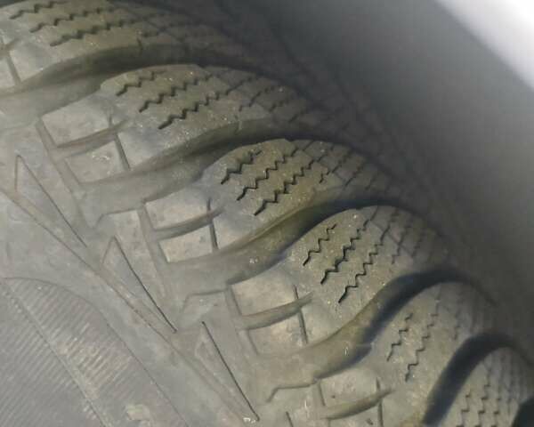 Серый Фольксваген Пассат, объемом двигателя 1.6 л и пробегом 281 тыс. км за 10700 $, фото 13 на Automoto.ua