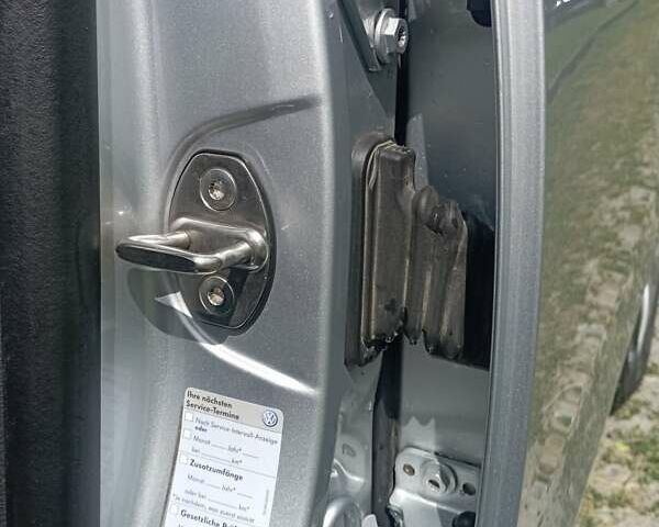 Серый Фольксваген Пассат, объемом двигателя 1.97 л и пробегом 270 тыс. км за 10999 $, фото 7 на Automoto.ua