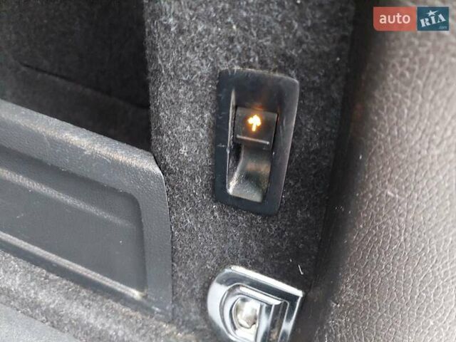 Серый Фольксваген Пассат, объемом двигателя 1.97 л и пробегом 275 тыс. км за 9900 $, фото 45 на Automoto.ua