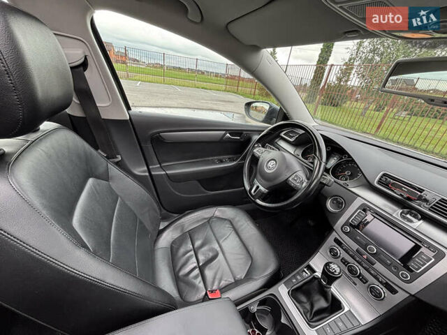 Сірий Фольксваген Пассат, об'ємом двигуна 1.6 л та пробігом 240 тис. км за 12799 $, фото 13 на Automoto.ua