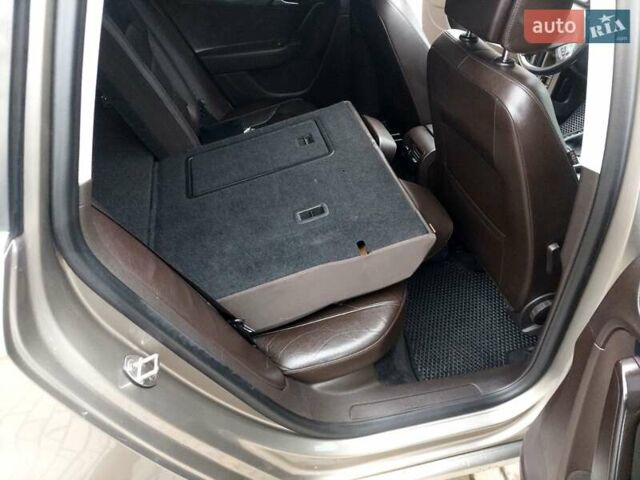 Сірий Фольксваген Пассат, об'ємом двигуна 2 л та пробігом 275 тис. км за 10900 $, фото 69 на Automoto.ua