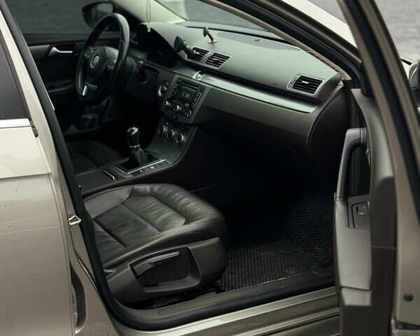 Сірий Фольксваген Пассат, об'ємом двигуна 1.97 л та пробігом 430 тис. км за 9333 $, фото 15 на Automoto.ua