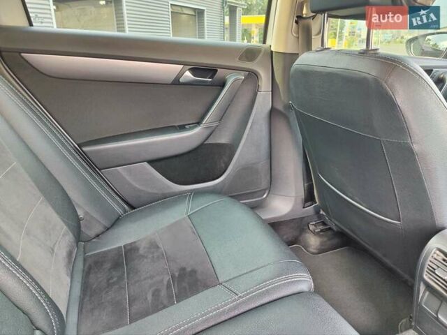 Сірий Фольксваген Пассат, об'ємом двигуна 1.97 л та пробігом 296 тис. км за 11600 $, фото 37 на Automoto.ua