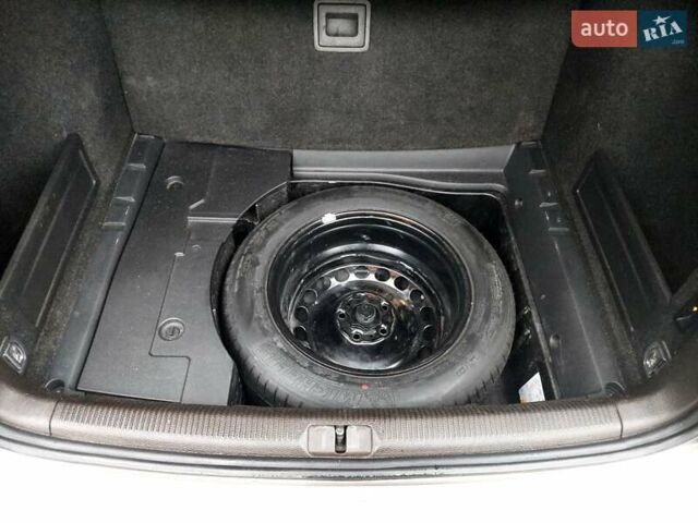 Серый Фольксваген Пассат, объемом двигателя 1.97 л и пробегом 275 тыс. км за 9900 $, фото 43 на Automoto.ua