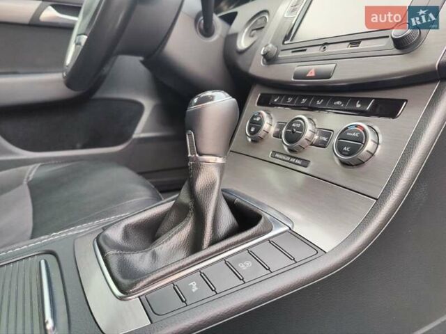 Сірий Фольксваген Пассат, об'ємом двигуна 1.97 л та пробігом 296 тис. км за 11600 $, фото 34 на Automoto.ua