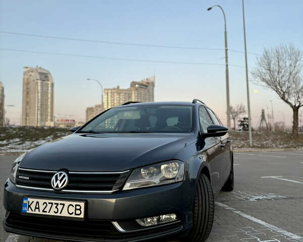 Сірий Фольксваген Пассат, об'ємом двигуна 1.6 л та пробігом 277 тис. км за 10600 $, фото 3 на Automoto.ua