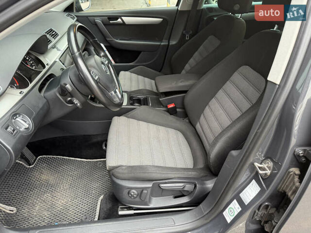 Серый Фольксваген Пассат, объемом двигателя 2 л и пробегом 324 тыс. км за 13500 $, фото 22 на Automoto.ua