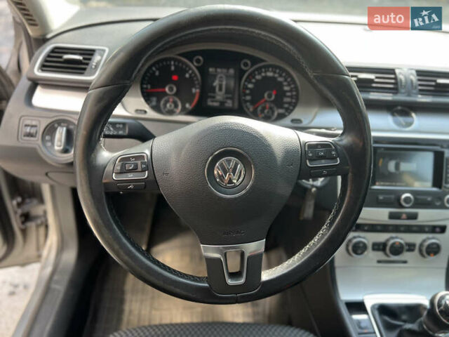 Серый Фольксваген Пассат, объемом двигателя 1.6 л и пробегом 193 тыс. км за 9500 $, фото 14 на Automoto.ua