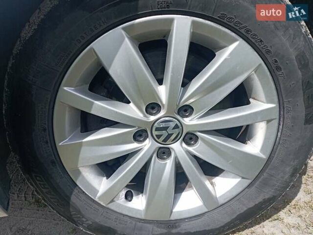 Серый Фольксваген Пассат, объемом двигателя 1.97 л и пробегом 270 тыс. км за 10999 $, фото 12 на Automoto.ua