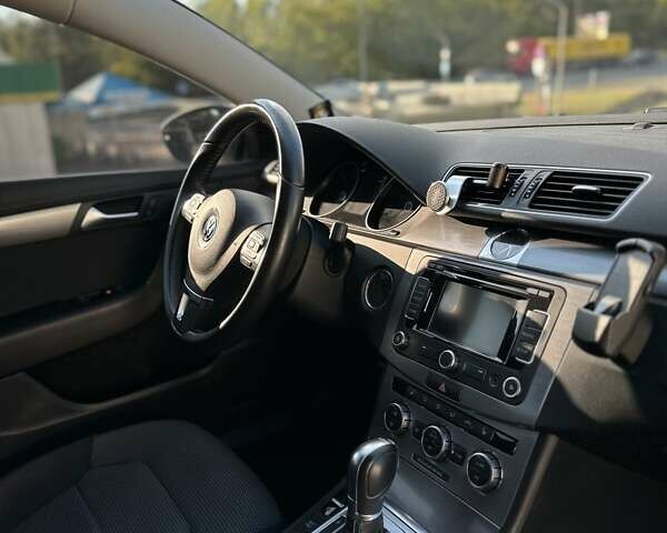 Серый Фольксваген Пассат, объемом двигателя 2 л и пробегом 213 тыс. км за 11700 $, фото 30 на Automoto.ua