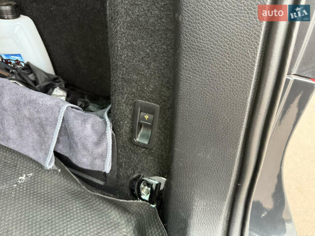 Серый Фольксваген Пассат, объемом двигателя 2 л и пробегом 324 тыс. км за 13500 $, фото 18 на Automoto.ua