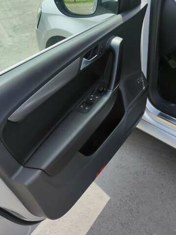 Серый Фольксваген Пассат, объемом двигателя 1.6 л и пробегом 273 тыс. км за 10500 $, фото 10 на Automoto.ua