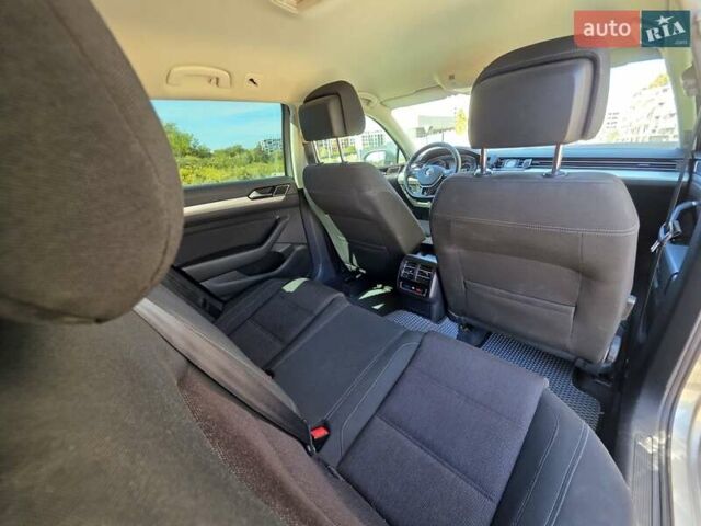 Серый Фольксваген Пассат, объемом двигателя 1.97 л и пробегом 217 тыс. км за 15900 $, фото 21 на Automoto.ua