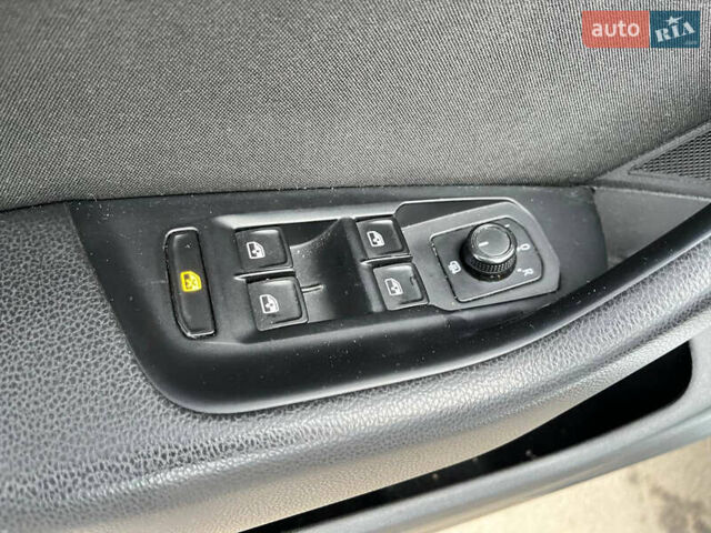 Серый Фольксваген Пассат, объемом двигателя 2 л и пробегом 385 тыс. км за 12800 $, фото 47 на Automoto.ua