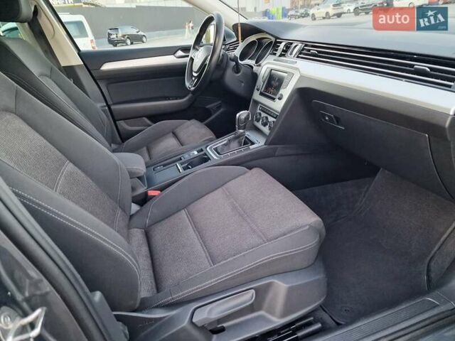 Сірий Фольксваген Пассат, об'ємом двигуна 1.97 л та пробігом 300 тис. км за 14200 $, фото 24 на Automoto.ua