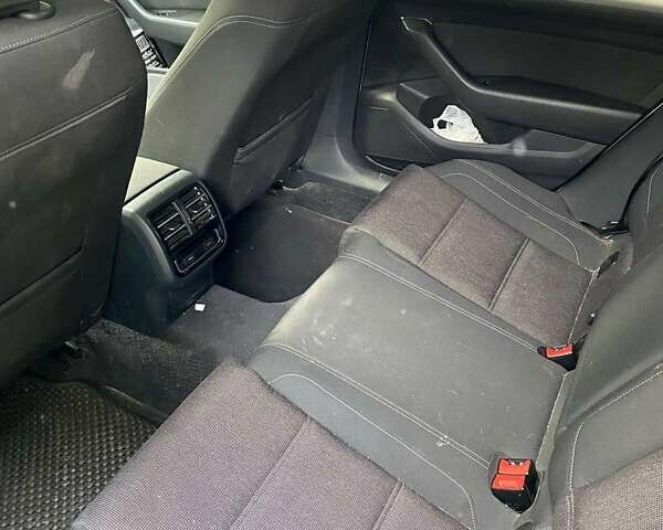 Серый Фольксваген Пассат, объемом двигателя 2 л и пробегом 229 тыс. км за 17000 $, фото 11 на Automoto.ua