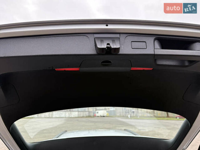 Серый Фольксваген Пассат, объемом двигателя 1.6 л и пробегом 251 тыс. км за 12300 $, фото 16 на Automoto.ua