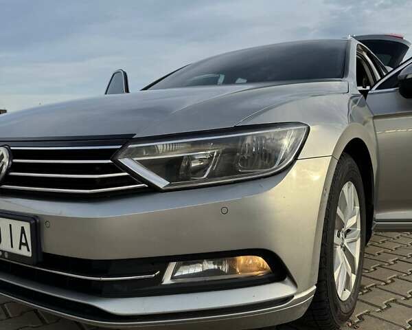 Сірий Фольксваген Пассат, об'ємом двигуна 1.6 л та пробігом 357 тис. км за 12999 $, фото 14 на Automoto.ua