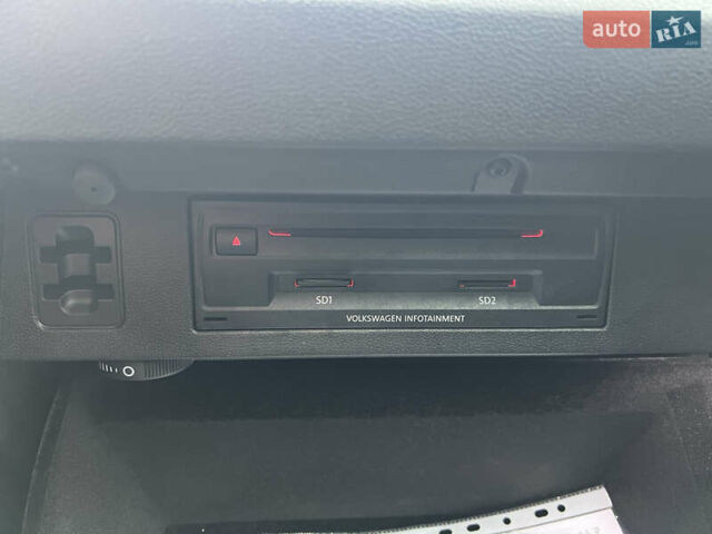Серый Фольксваген Пассат, объемом двигателя 1.97 л и пробегом 218 тыс. км за 11800 $, фото 18 на Automoto.ua