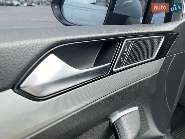 Серый Фольксваген Пассат, объемом двигателя 2 л и пробегом 385 тыс. км за 12800 $, фото 46 на Automoto.ua