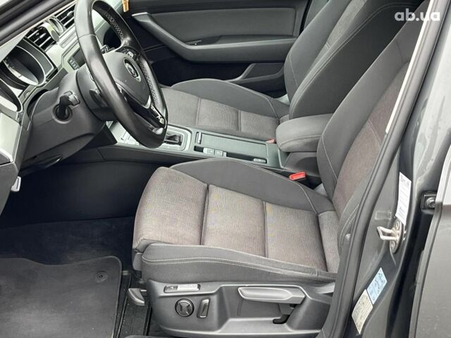 Серый Фольксваген Пассат, объемом двигателя 2 л и пробегом 300 тыс. км за 15390 $, фото 29 на Automoto.ua