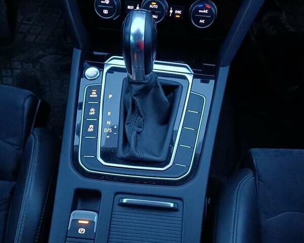 Серый Фольксваген Пассат, объемом двигателя 1.97 л и пробегом 229 тыс. км за 18900 $, фото 20 на Automoto.ua