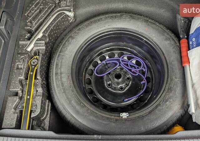 Серый Фольксваген Пассат, объемом двигателя 1.97 л и пробегом 276 тыс. км за 14500 $, фото 24 на Automoto.ua