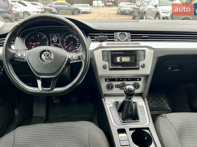 Серый Фольксваген Пассат, объемом двигателя 1.97 л и пробегом 218 тыс. км за 11800 $, фото 7 на Automoto.ua