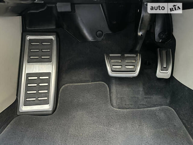 Серый Фольксваген Пассат, объемом двигателя 2 л и пробегом 245 тыс. км за 17995 $, фото 107 на Automoto.ua