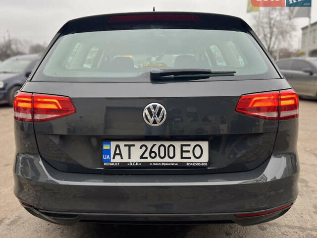 Серый Фольксваген Пассат, объемом двигателя 1.97 л и пробегом 218 тыс. км за 11800 $, фото 6 на Automoto.ua