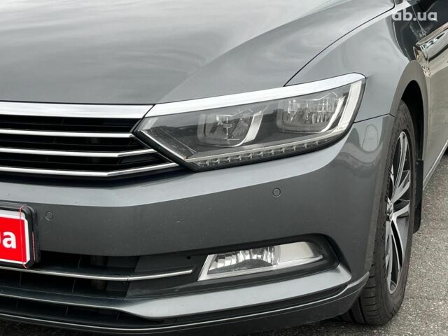Серый Фольксваген Пассат, объемом двигателя 2 л и пробегом 300 тыс. км за 15390 $, фото 4 на Automoto.ua