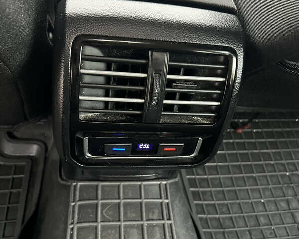 Серый Фольксваген Пассат, объемом двигателя 1.97 л и пробегом 218 тыс. км за 11800 $, фото 11 на Automoto.ua