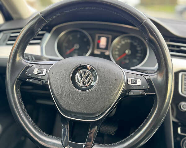 Серый Фольксваген Пассат, объемом двигателя 2 л и пробегом 277 тыс. км за 14000 $, фото 2 на Automoto.ua