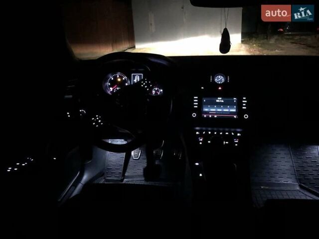 Сірий Фольксваген Пассат, об'ємом двигуна 2 л та пробігом 243 тис. км за 14800 $, фото 29 на Automoto.ua