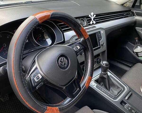 Серый Фольксваген Пассат, объемом двигателя 2 л и пробегом 229 тыс. км за 17000 $, фото 10 на Automoto.ua