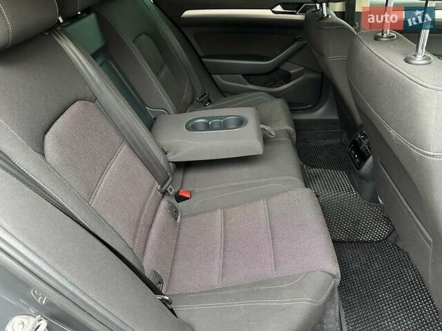 Сірий Фольксваген Пассат, об'ємом двигуна 2 л та пробігом 283 тис. км за 14990 $, фото 17 на Automoto.ua