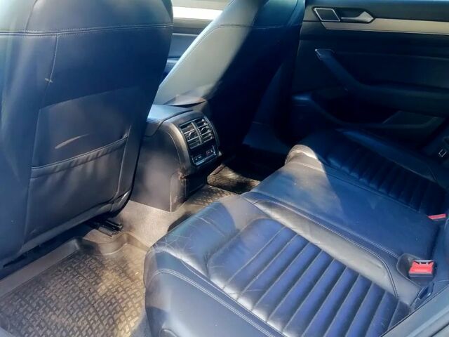 Серый Фольксваген Пассат, объемом двигателя 2 л и пробегом 275 тыс. км за 13500 $, фото 7 на Automoto.ua