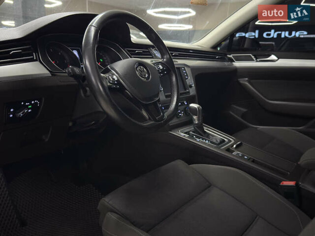 Серый Фольксваген Пассат, объемом двигателя 2 л и пробегом 257 тыс. км за 13599 $, фото 16 на Automoto.ua