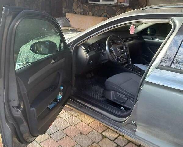 Серый Фольксваген Пассат, объемом двигателя 1.6 л и пробегом 202 тыс. км за 14600 $, фото 3 на Automoto.ua