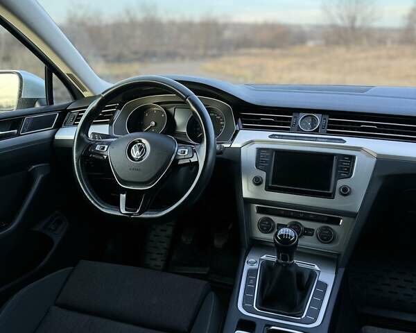 Сірий Фольксваген Пассат, об'ємом двигуна 1.6 л та пробігом 200 тис. км за 14200 $, фото 3 на Automoto.ua